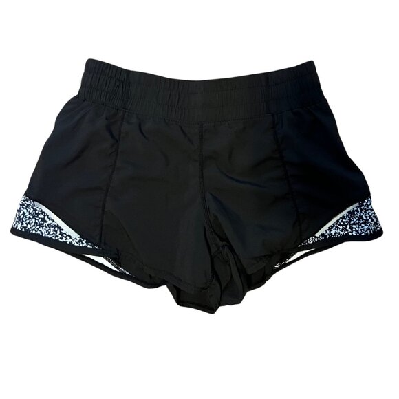 Lululemon Hotty Hot Short II *2.5" Size 4 - Picture 2 of 6